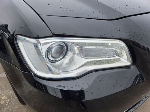 Used 2016 Chrysler 300 Limited w/ Driver Convenience Group image 18