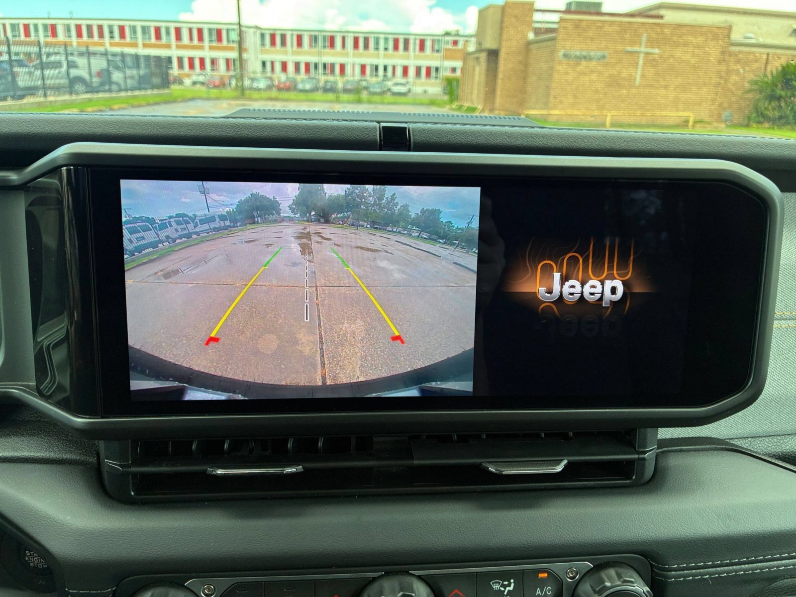 Used 2025 Jeep Wrangler Unlimited Sahara AWD/4WD image 22