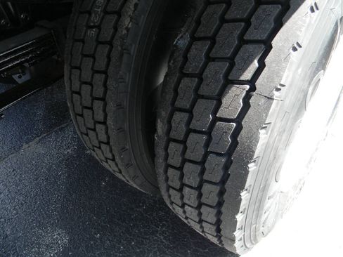 Used 2023 Ford F650 2WD Regular Cab Super Duty image 11
