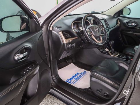 Used 2015 Jeep Cherokee Limited AWD/4WD image 3