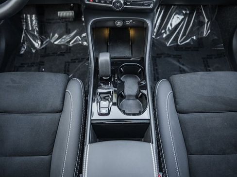 Used 2026 Volvo XC40 B5 Ultra w/ Protection Package Premier image 27