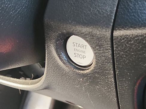 Used 2022 Nissan Frontier PRO-4X w/ Technology Package image 26