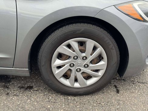 Used 2018 Hyundai Elantra SE image 7