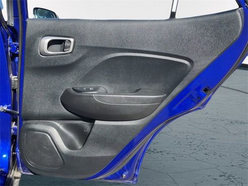 Used 2023 Hyundai Venue SEL image 12