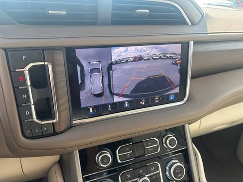 Used 2021 GMC Yukon XL Denali AWD/4WD image 11