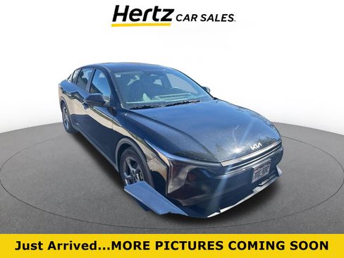 Used 2025 Kia K4 LXS image 1