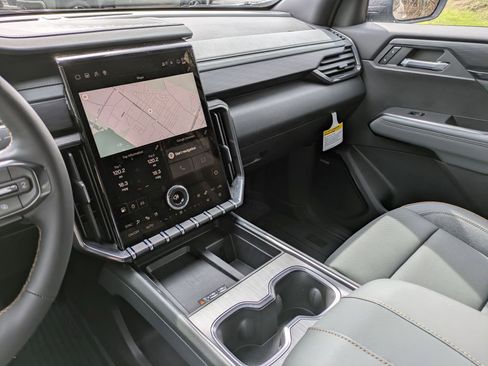 New 2026 GMC Acadia AT4 w/ Luxury Package image 20