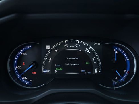 Used 2025 Toyota RAV4 XLE image 29