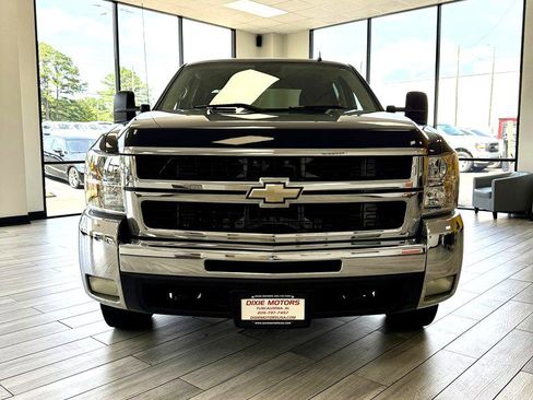 Used 2007 Chevrolet Silverado 2500 LT w/ EZ-Lift Tailgate Package image 2