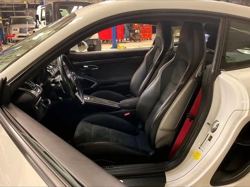 Used 2022 Porsche 718 Cayman GT4 image 7