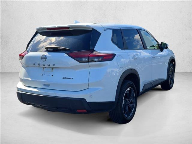 Used 2024 Nissan Rogue SV AWD/4WD image 5