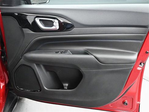 New 2026 Jeep Compass Latitude image 17