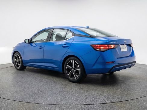 Used 2025 Nissan Sentra SV image 6