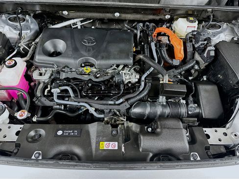 Used 2022 Toyota RAV4 XLE Premium image 28