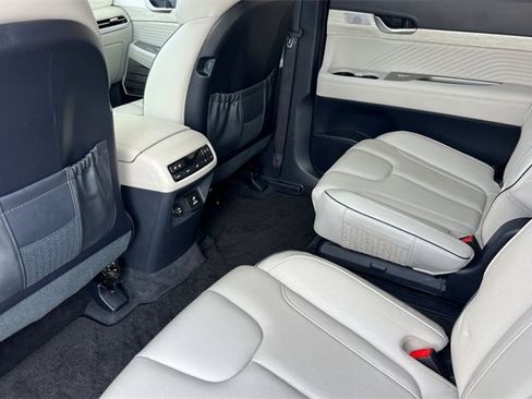Used 2023 Hyundai Palisade Calligraphy image 16