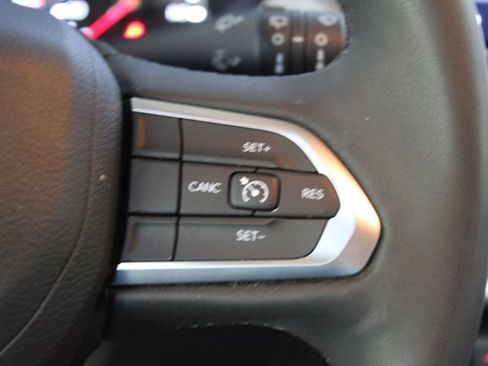 Used 2023 Jeep Compass Latitude AWD/4WD image 17