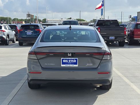 Used 2025 Honda Accord Sport image 5