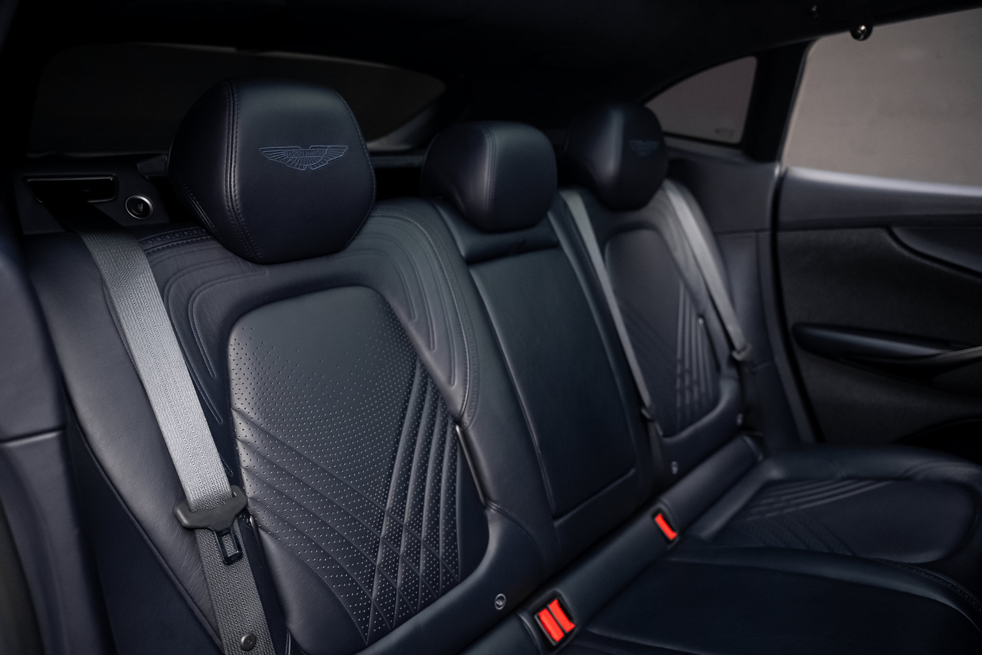 Used 2021 Aston Martin DBX AWD/4WD image 62