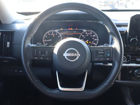 Used 2022 Nissan Pathfinder SL image 16