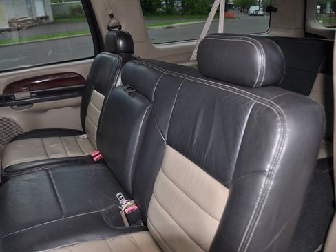 Used 2005 Ford Excursion Eddie Bauer RWD image 19