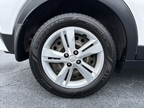 Used 2021 Nissan Kicks S image 17