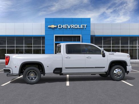 New 2026 Chevrolet Silverado 3500 High Country w/ High Country Premium Package AWD/4WD image 5