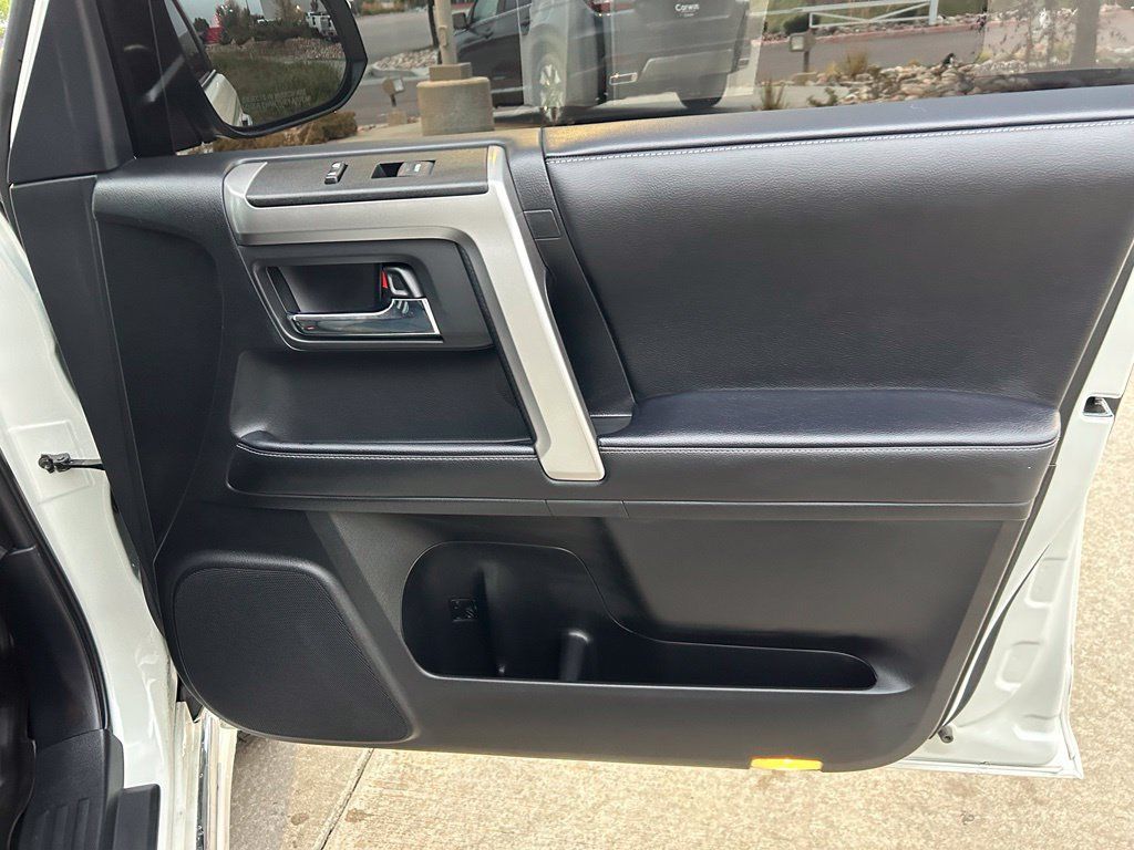 Used 2023 Toyota 4Runner Limited AWD/4WD image 31