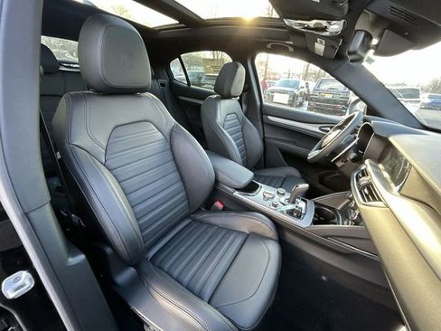 New 2026 Alfa Romeo Stelvio Sprint w/ Convenience Package image 15