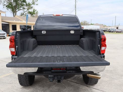 Used 2005 Chevrolet Silverado 2500 LS w/ Heavy-Duty Power Package AWD/4WD image 24