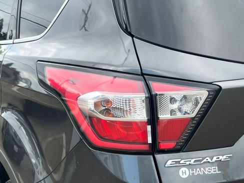 Used 2017 Ford Escape SE FWD image 20