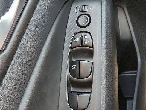 Used 2025 Nissan Altima 2.5 SV FWD image 22