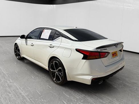 Used 2025 Nissan Altima 2.5 SR w/ SR Premium Package FWD image 3