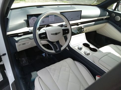 Used 2025 Genesis GV80 3.5T Prestige AWD/4WD image 12