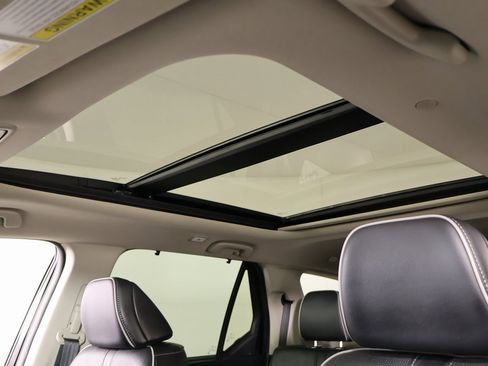 Used 2023 Honda Pilot Elite image 18