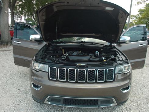 Used 2017 Jeep Grand Cherokee Limited RWD image 37