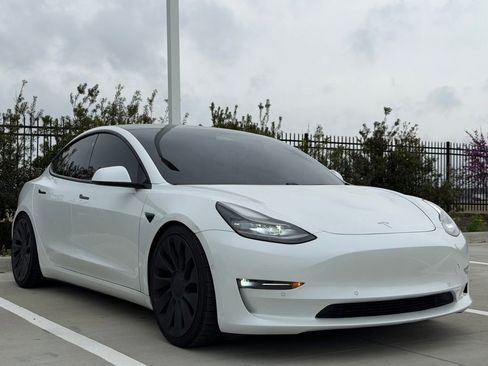 Used 2021 Tesla Model 3 Performance image 10