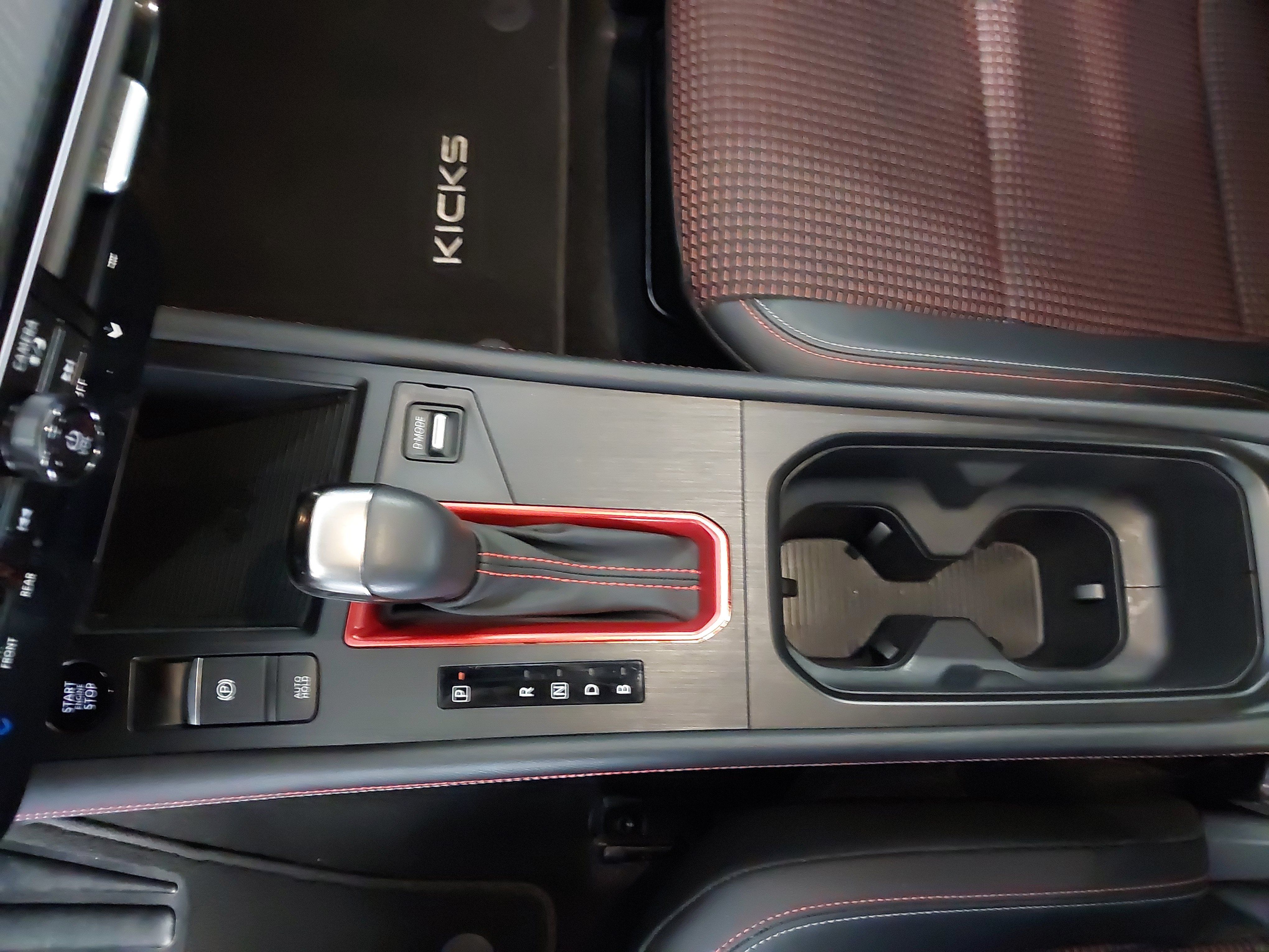 Used 2025 Nissan Kicks SR w/ SR Premium Package FWD image 21
