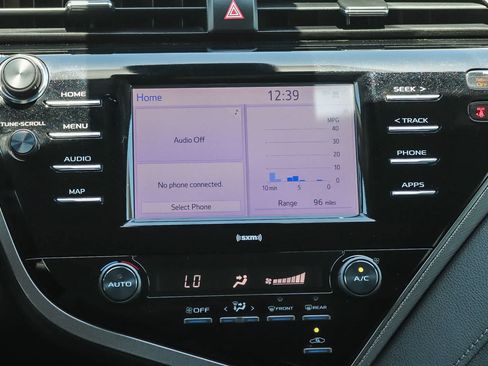 Used 2020 Toyota Camry SE FWD image 13