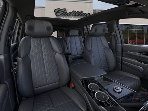 Used 2026 Cadillac Escalade IQ Luxury 1 AWD/4WD image 16