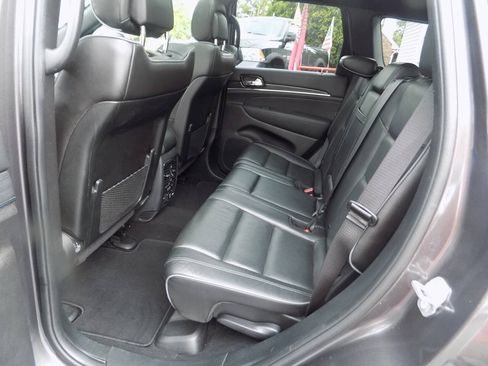 Used 2020 Jeep Grand Cherokee Overland AWD/4WD image 14