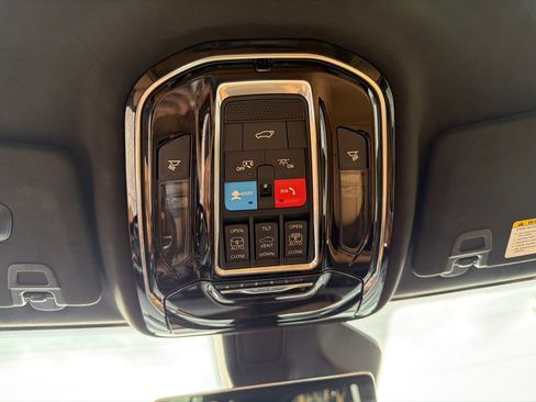 Used 2022 Jeep Grand Cherokee Summit AWD/4WD image 38