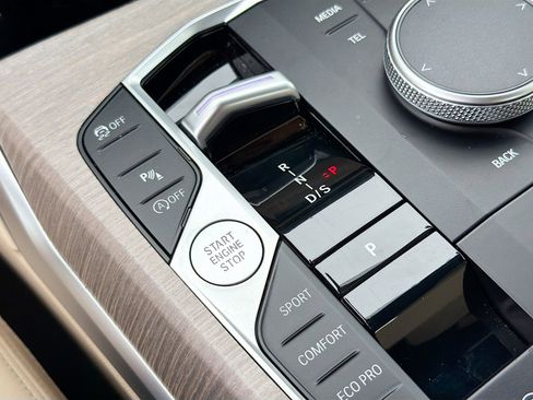 Certified 2025 BMW 330i Sedan image 31