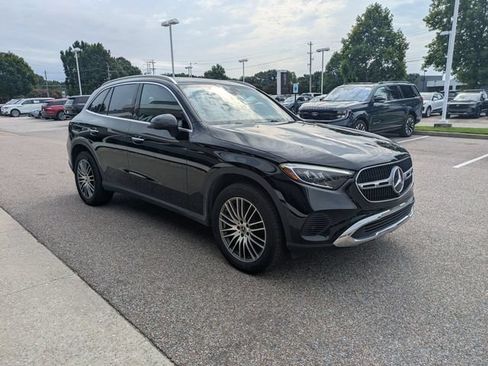 Used 2025 Mercedes-Benz GLC 300 4MATIC image 10