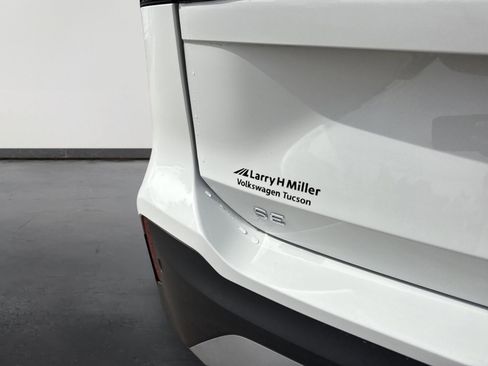 New 2026 Volkswagen Tiguan SE image 6