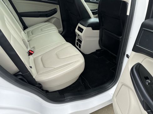 Used 2018 Ford Edge Titanium w/ Equipment Group 302A AWD/4WD image 5