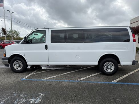 Used 2017 Chevrolet Express 3500 LT w/ LT Preferred Equipment Group image 9