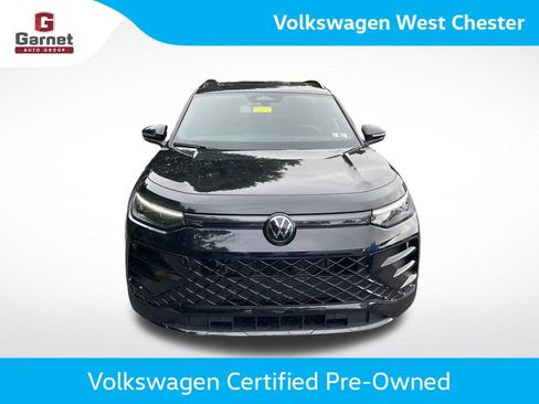 Certified 2025 Volkswagen Tiguan SE R-Line AWD/4WD image 9