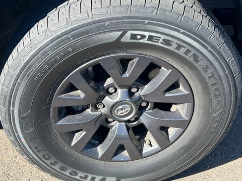 Used 2020 Toyota Tacoma SR5 RWD image 15
