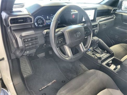 Certified 2025 Toyota Tacoma TRD Off-Road image 14