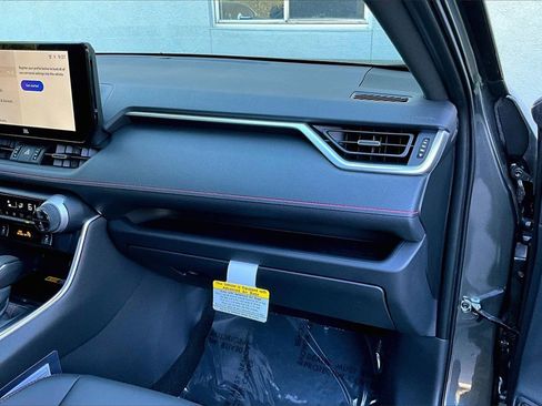 Certified 2025 Toyota RAV4 XSE image 26